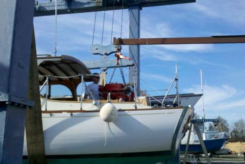 Beginning of the engine extraction.