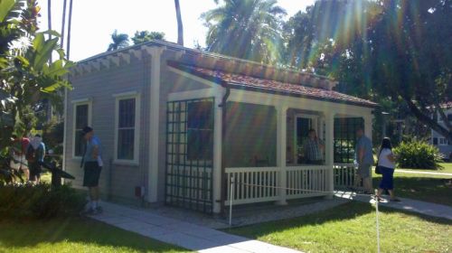 Edisons very simple winter office