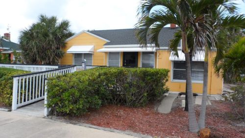 The birthplace of USA Today -- now a Century 21 real estate office.